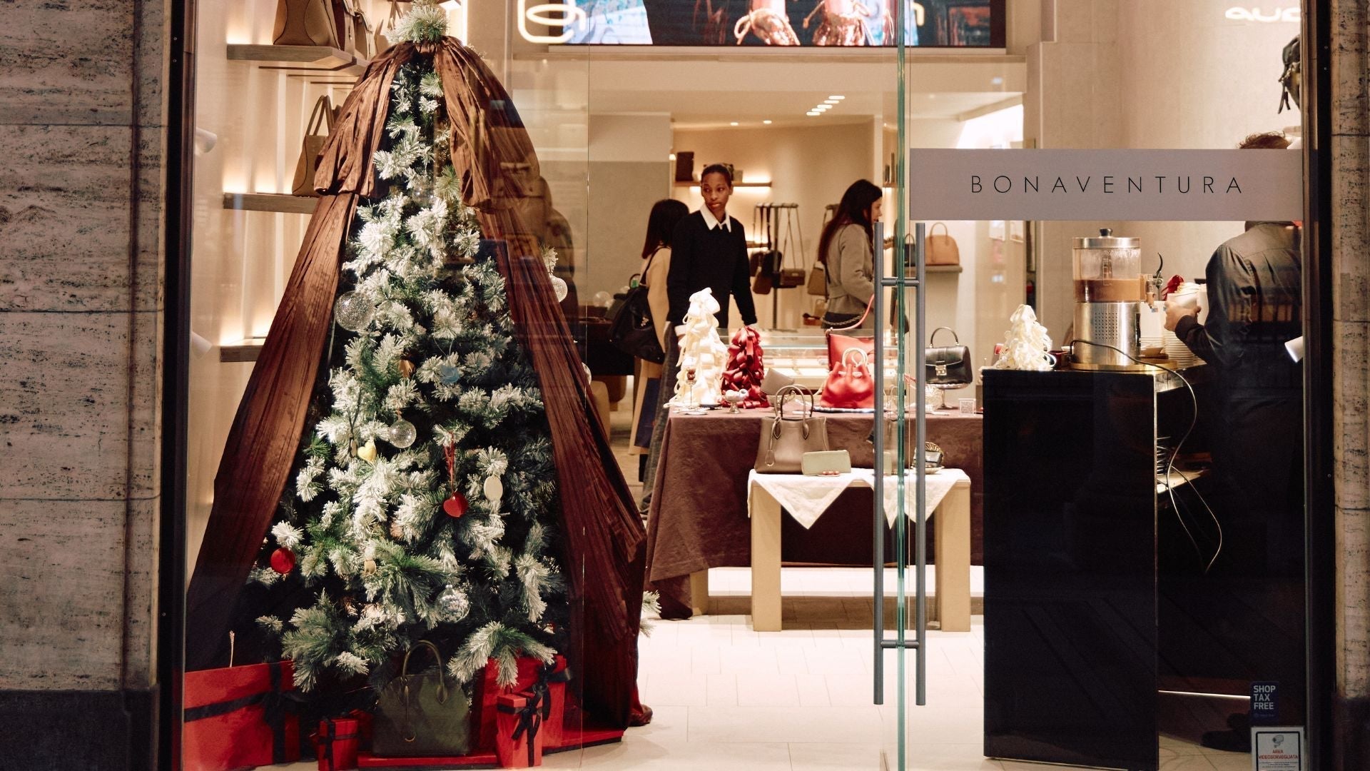 Festibe holiday hot chocolate event at the BONAVENTURA boutique in Milan