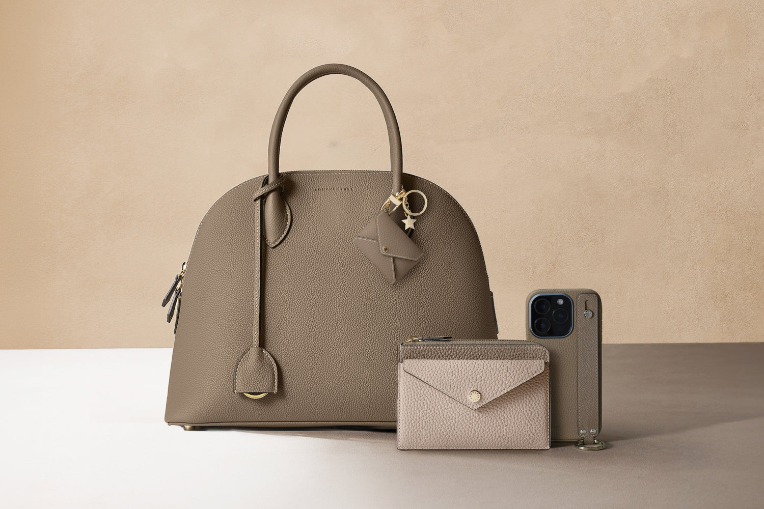 BONAVENTURA Etoupe Leather Collection