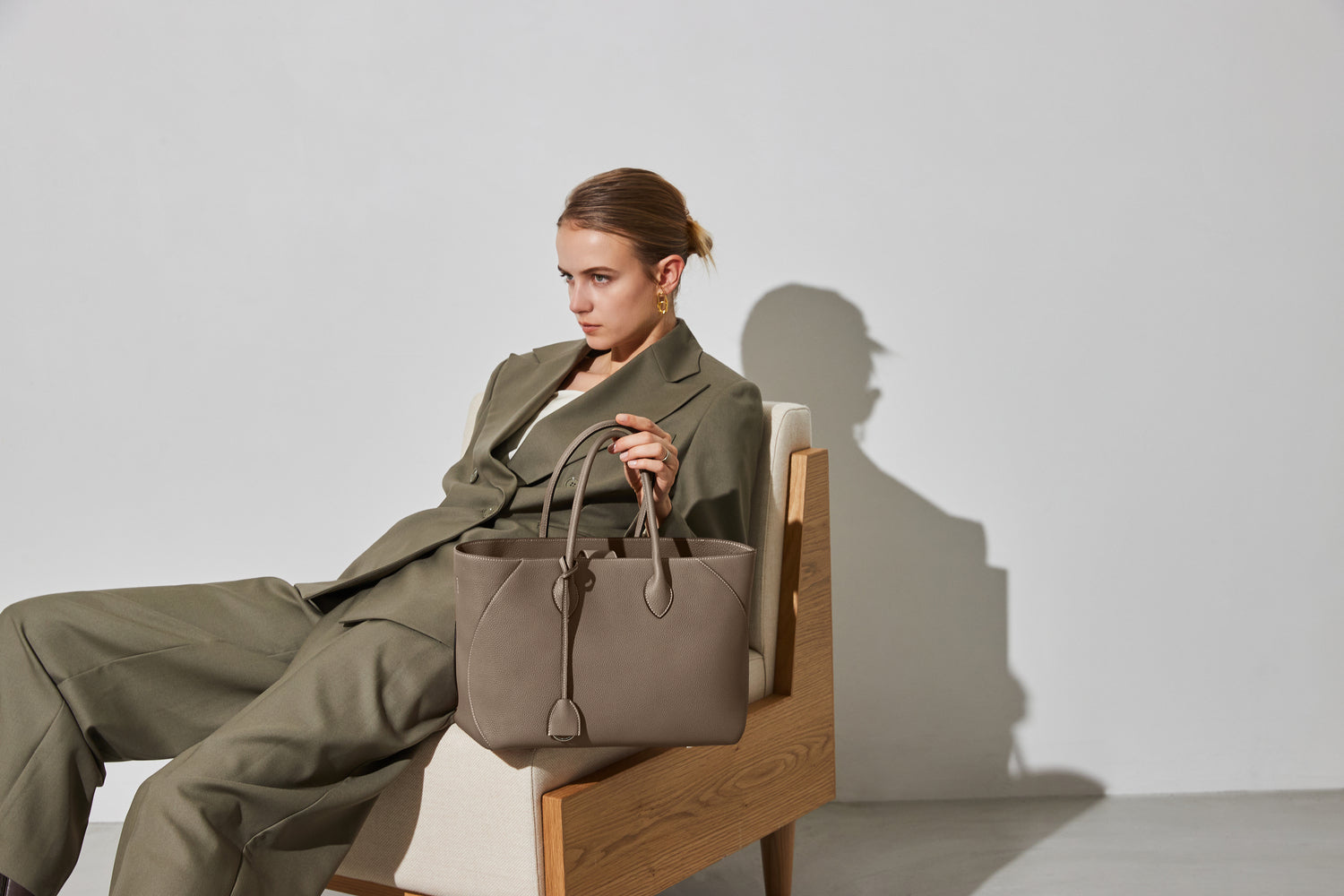 Women's A4-Sized Bags
