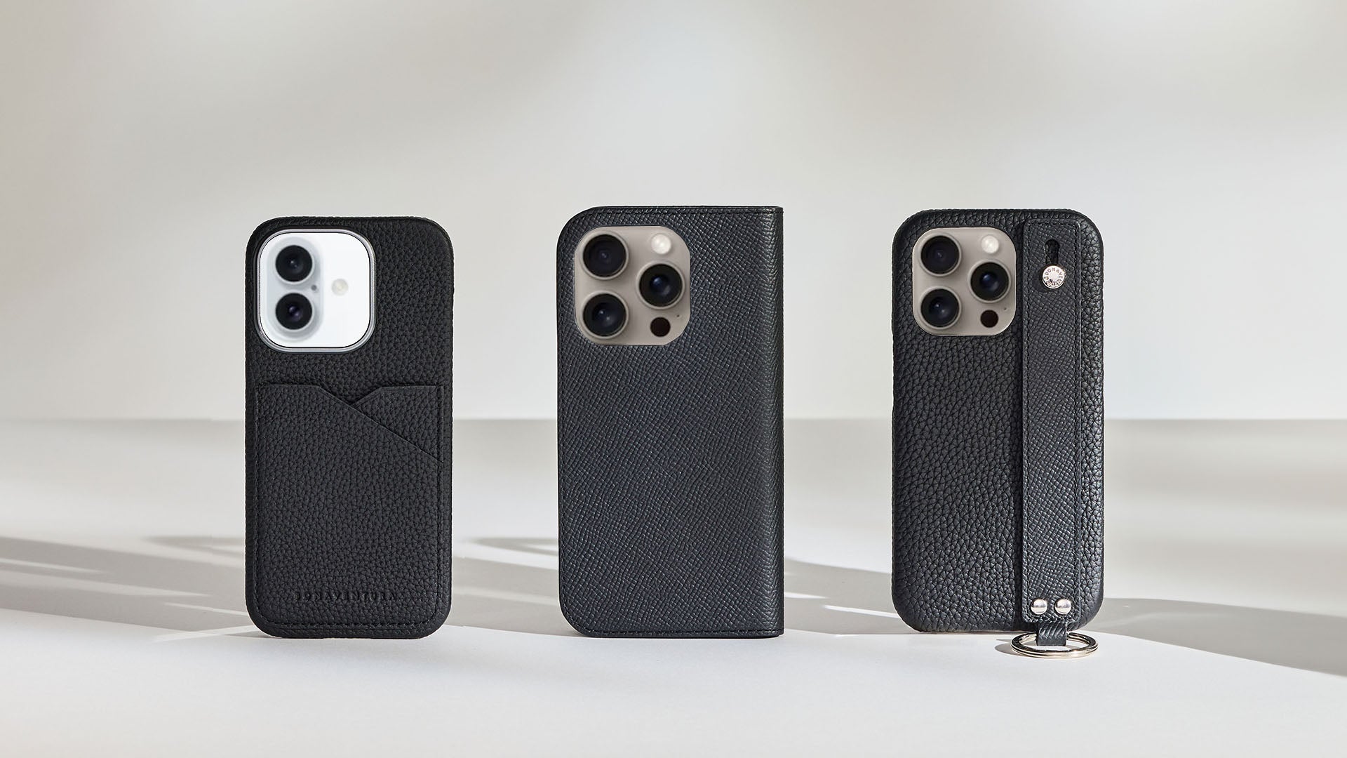 Comparison of iPhone 14 and iPhone 16, protected by leather cases from BONAVENTURA.